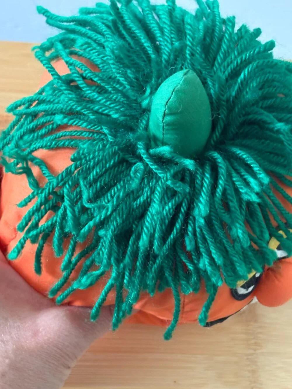 Grinners Pumpkin Halloween Plush Decor Green Yarn Hair Fabric 6 Inch 1995 Vtg